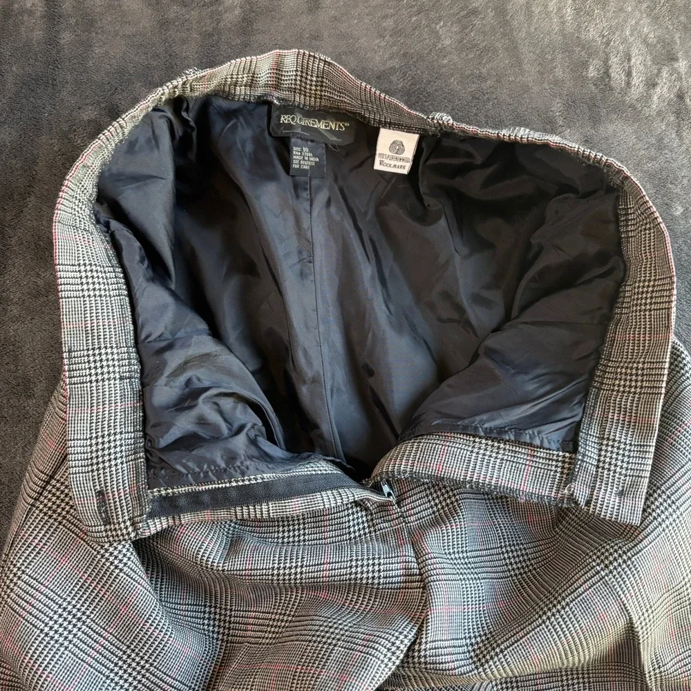 Requirements Wool Plaid Pants Mens Size 10 Pleated Trousers Gray Red